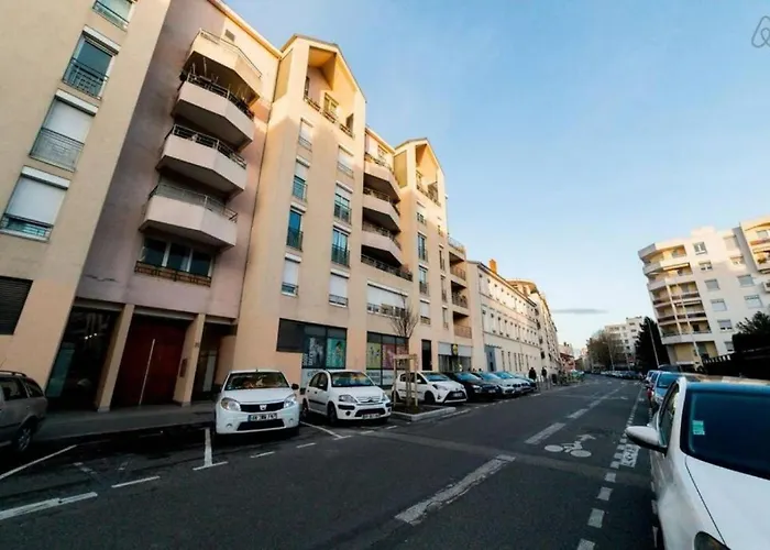 In | Cocon Part-dieu Avec Balcon Apartament